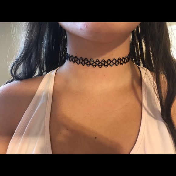 Chokers - Picture 5 of 11